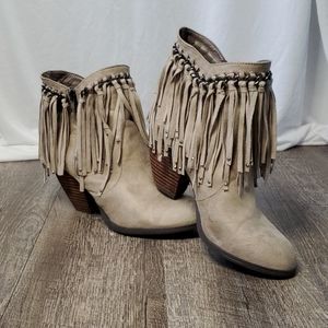 Not rated, ankle boots